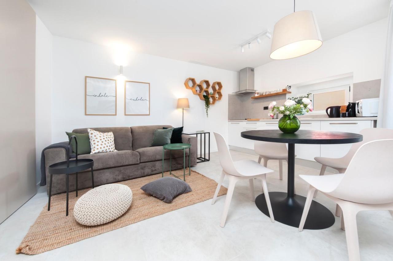 Modern And Cozy Apartments Salt & Pepper In Heart Of Ровин Екстериор снимка