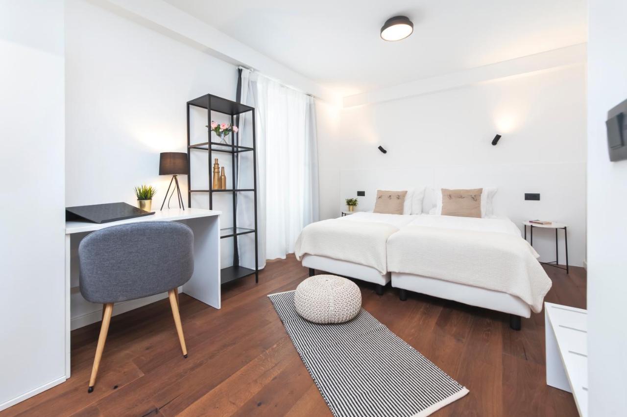 Modern And Cozy Apartments Salt & Pepper In Heart Of Ровин Екстериор снимка
