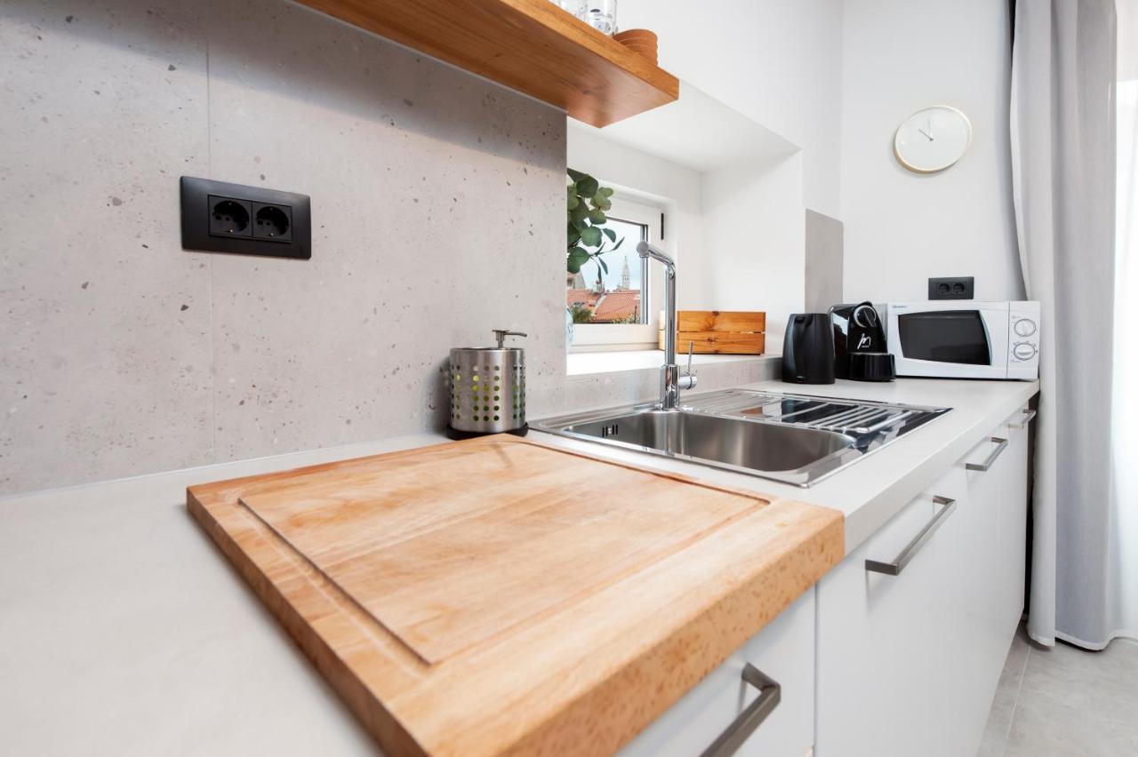 Modern And Cozy Apartments Salt & Pepper In Heart Of Ровин Екстериор снимка